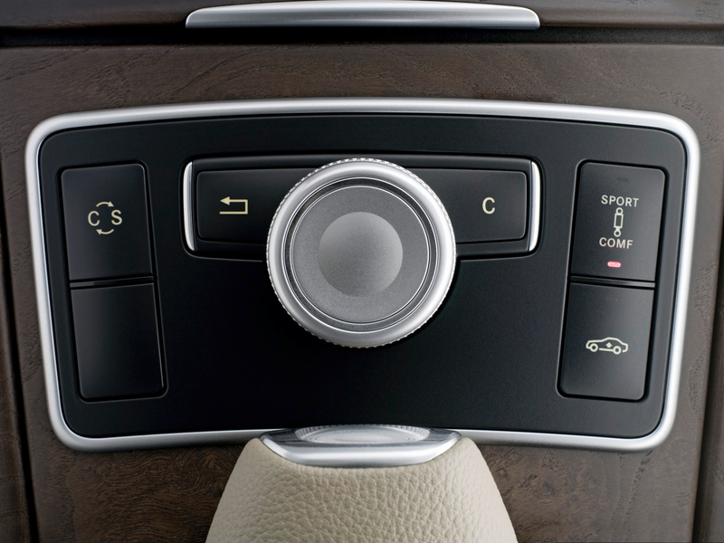 Illustration for article titled 2010 Mercedes E-Class: Mega Gallery
